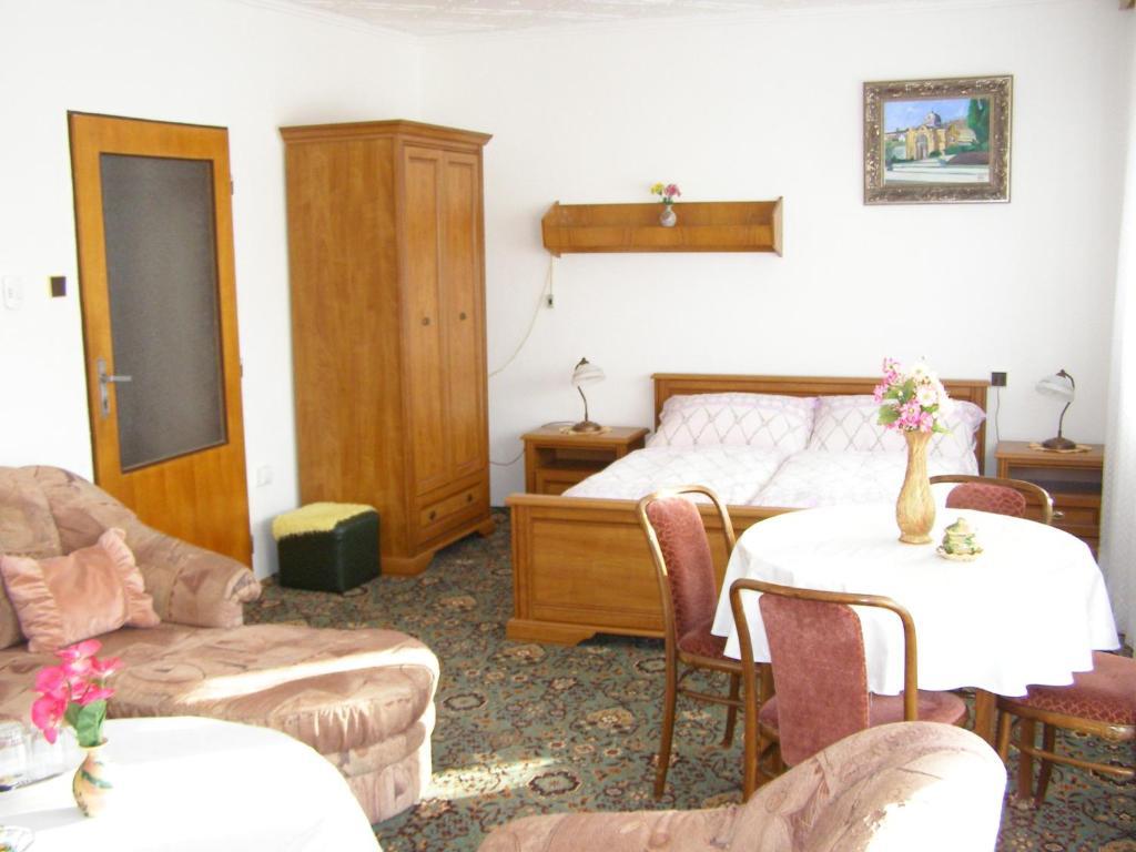 Pension Villa Hany Marianske Lazne Ruang foto